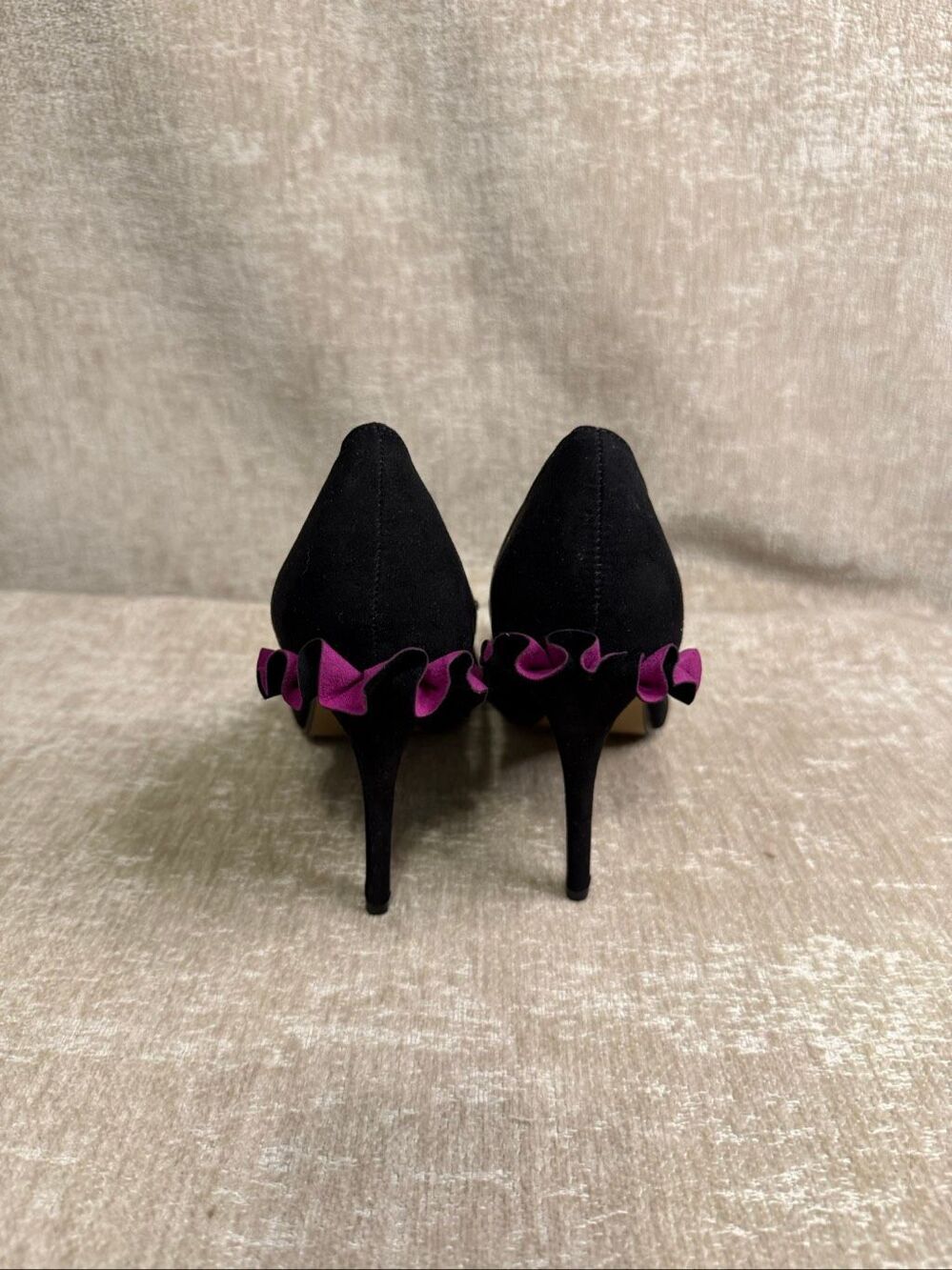 Betsey Johnson Black Pumps with Pink Ruffle Heel Accent - Picture 3 of 10